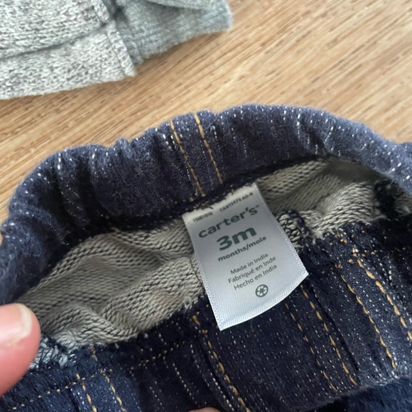 Carters Outfit - Picture 3 of 3